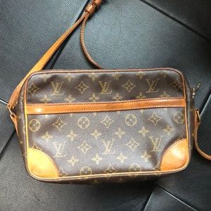 Authentic Louis Vuitton Trocadero 27 Crossbody Bag